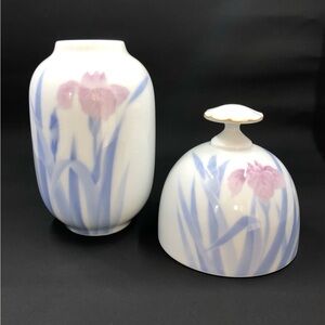 Fukagawa Arita 5” Vase And Bell Blue W/Pink Iris